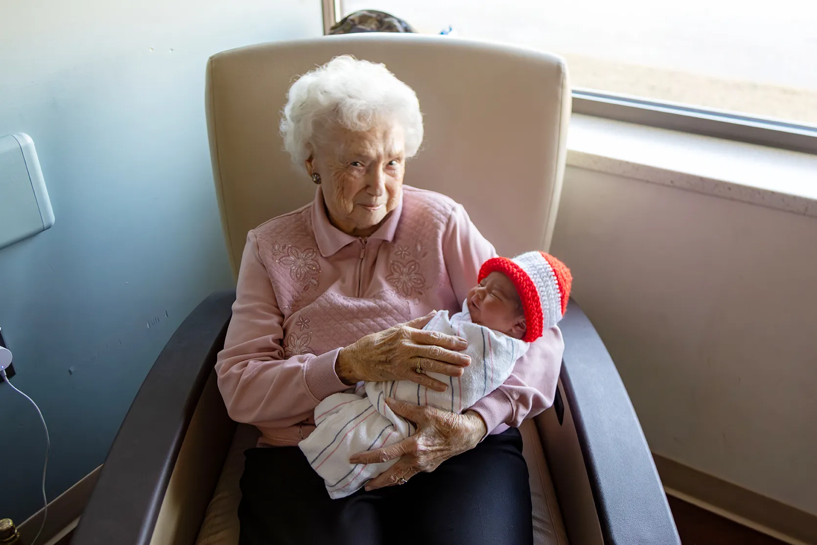 Freeman Volunteer Knits Caps for Freeman’s Infants